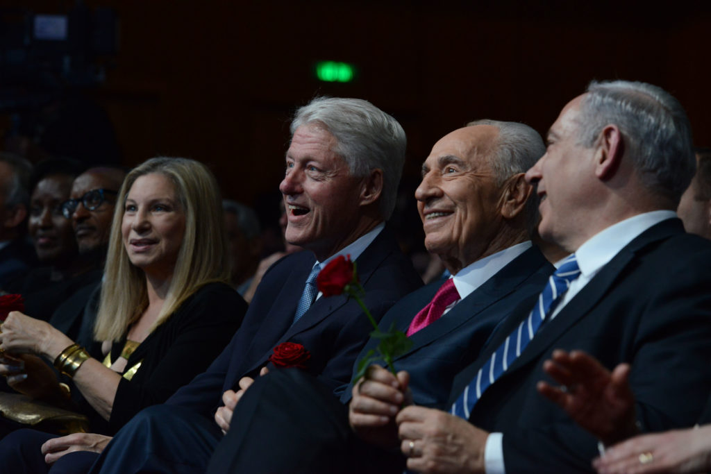 Left to right, Barbra Streisand, former U.S. President Bill Clinton, Israeli President Shimon Peres and Israeli Prime Minister Benjamin Netanyahu at Peres' 90th birthday celebration in Jerusalem, June 18, 2013. (Kobi Gideon/GPO/FLASH90)