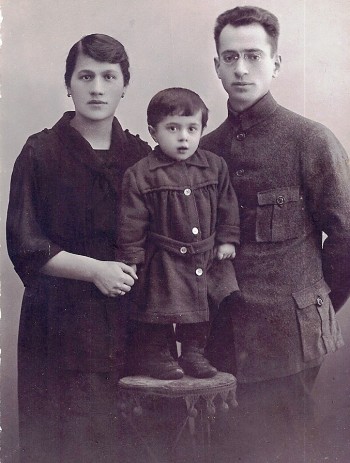 Mendel Eidlitz with his wife, Chasia, and one of their daughters, Sima; all three, along with another daughter, were killed at Ponari, a forest near their native Vilna. (Courtesy Rivka Gurvitz)