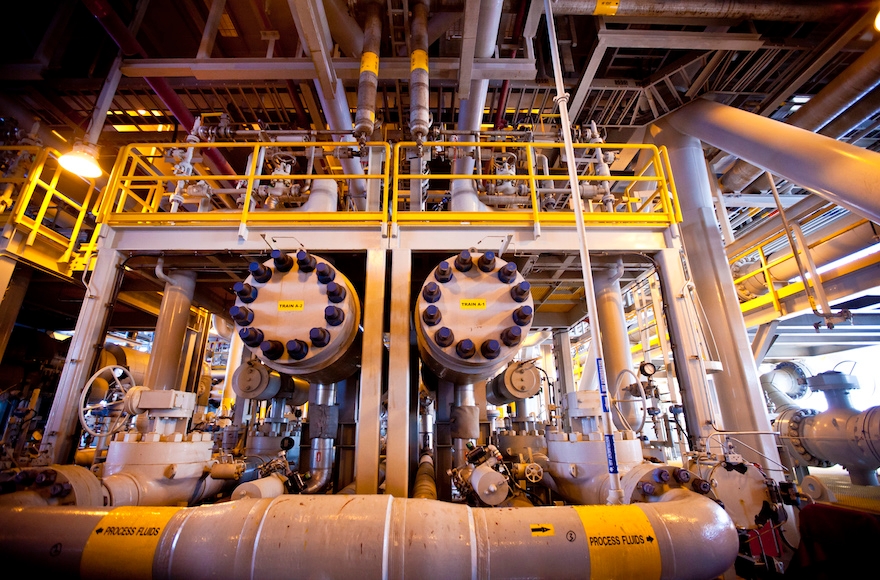 A view of the Tamar gas rig on the southern Israeli coast of Ashkelon. (Moshe Shai/Flash90)