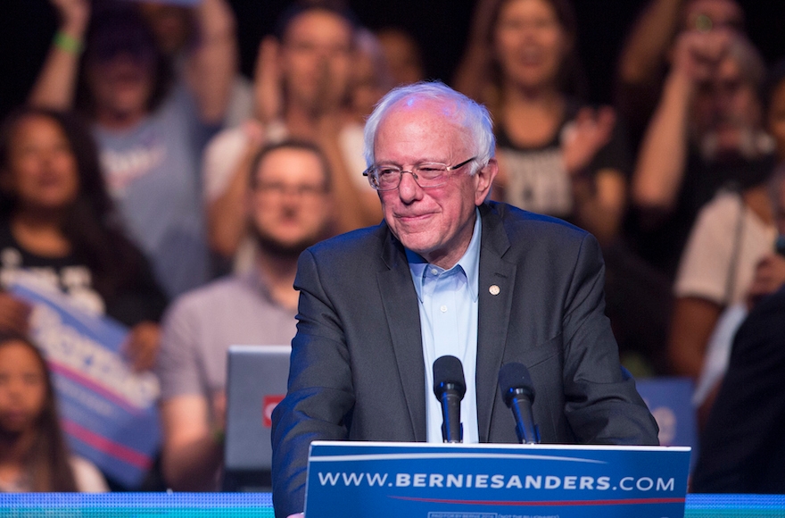 Democratic presidential candidate Sen. Bernie Sanders speaking at a campaign fundraising reception at the Avalon Hollywood nightclub in Los Angeles, Oct. 14, 2015. (David McNew/Getty Images)