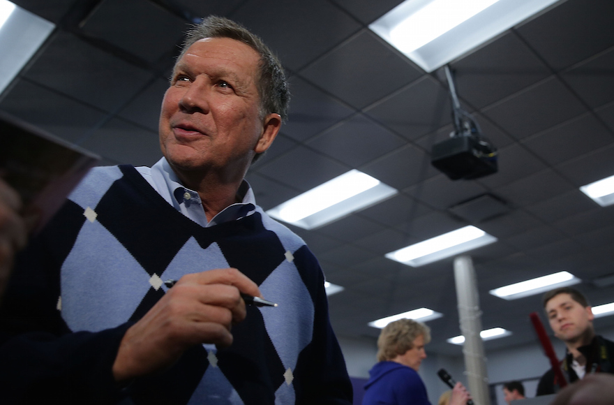 John Kasich at a town hall meeting  in Davenport, Iowa, Jan. 27, 2016. (Alex Wong/Getty Images)