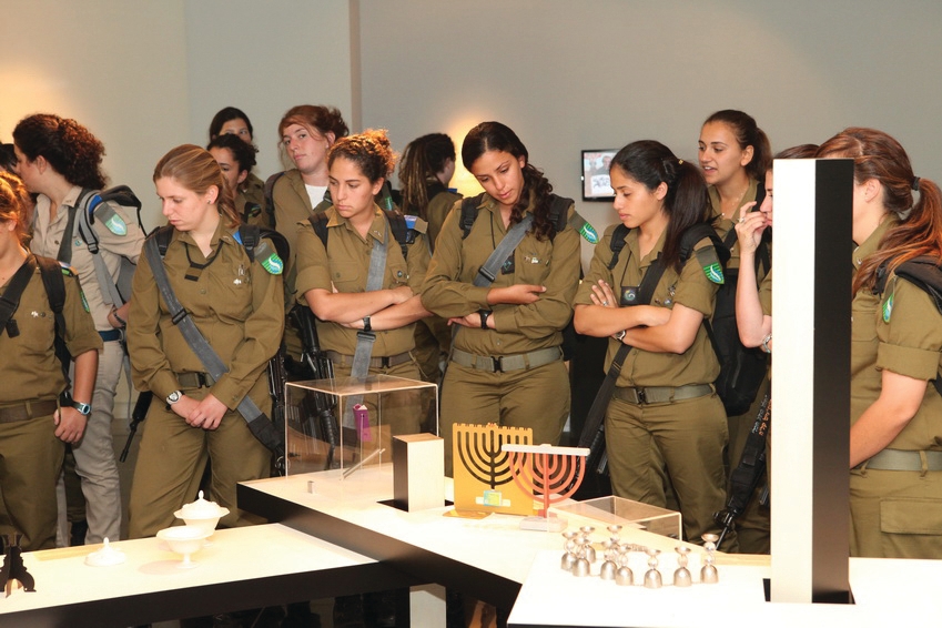 International School for Jewish Peoplehood also does programming for Israeli soldiers. (Courtesy of Beit Hatfutsot—Museum of the Jewish People)