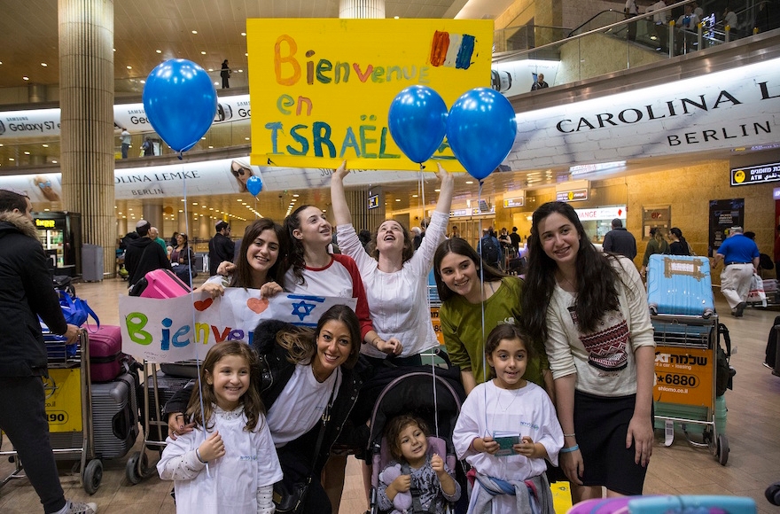 French Jews arriving at Ben Gurion Airport in Israel on Nov. 2, 2016. (Courtesy of the International Fellowship of Christians and Jews)