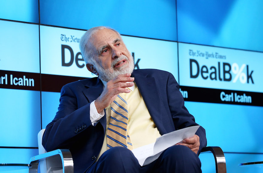 Carl Icahn participating in a panel discussion at the New York Times 2015 DealBook Conference at the Whitney Museum of American Art in New York City, Nov. 3, 2015. (Neilson Barnard/Getty Images for New York Times)
