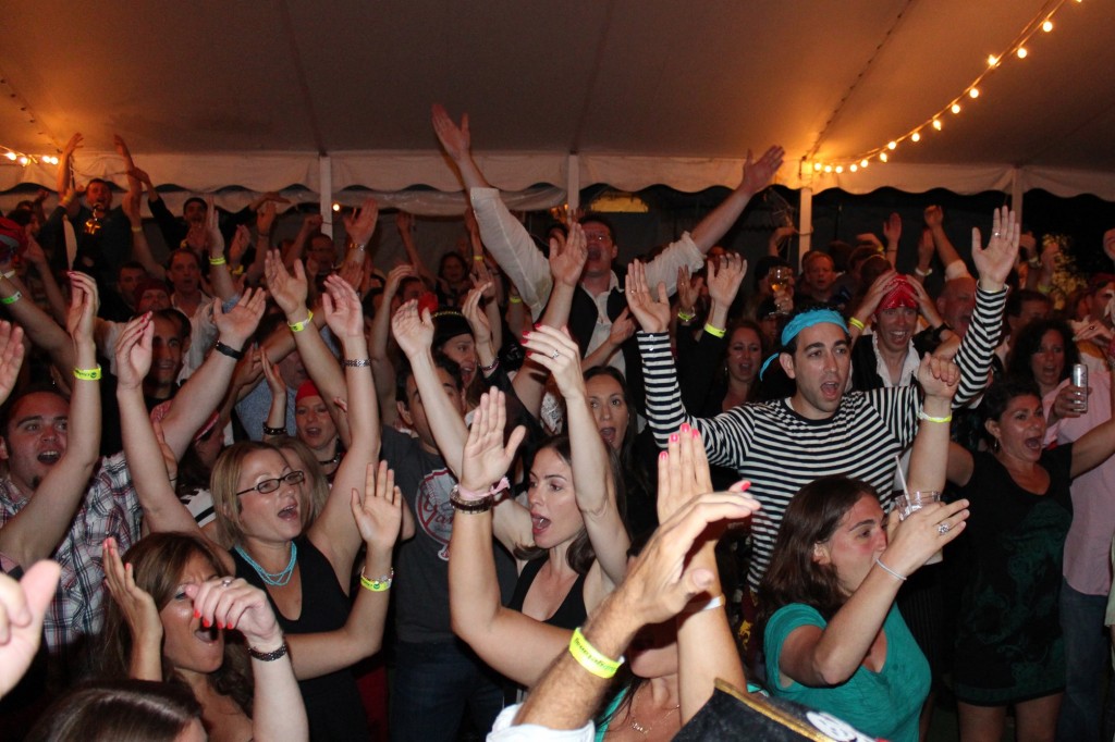 Jewish singles dancing to "YMCA" at the Club Getaway in Kent, Conn., Aug. 10, 2013. (Courtesy Club Getaway)