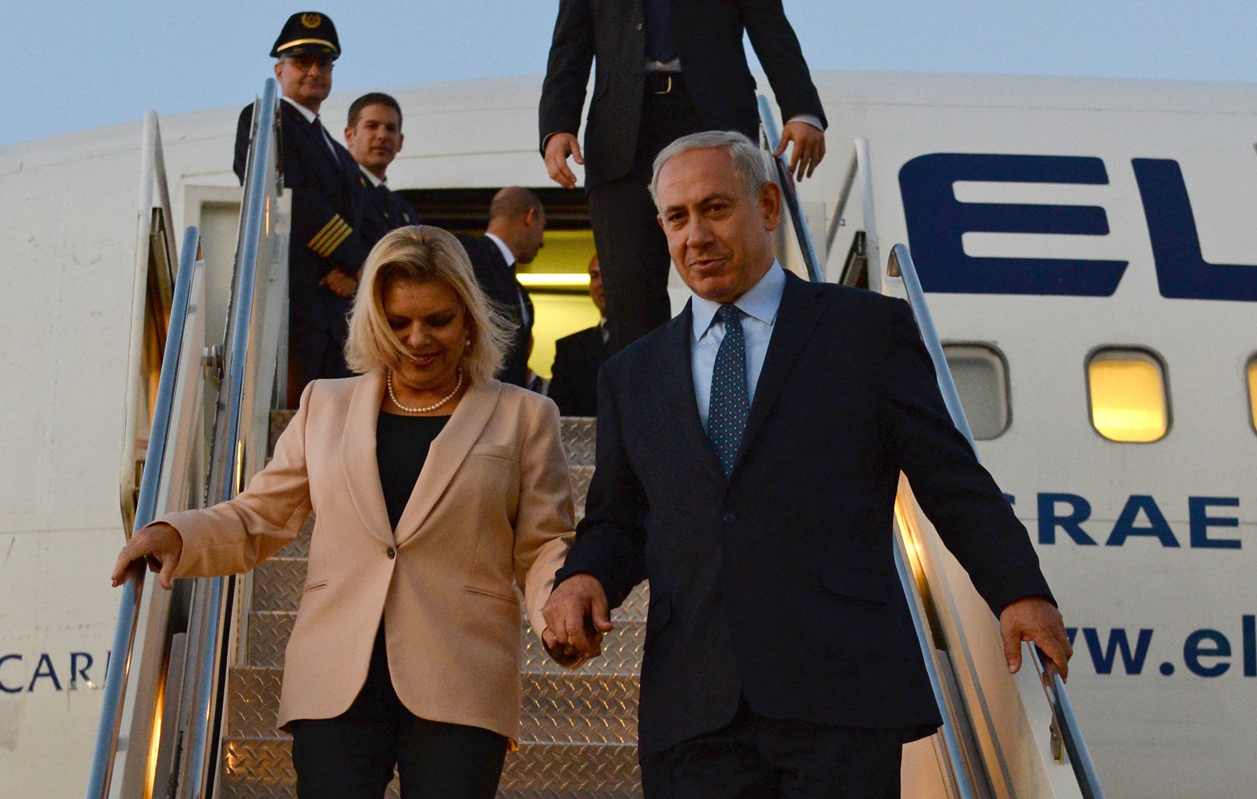 Israeli Prime Minister Benjamin Netanyahu and his wife Sarah arrive in New York, Sept. 29, 2013. (Kobi Gideon/GPO/Flash90)