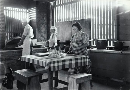 Preparing food at an American Jewish Joint Distribution Committee house for European Jewish refugees in Paramaribo, Suriname, circa 1943. (Courtesy JDC Archives)