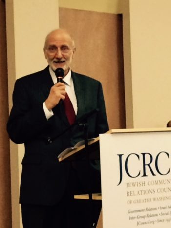 Alan Gross speaks in Rockville, Md. on Jan. 22 2015 at a welcome home gala in his honor. (Geoffrey W. Melada/Washington Jewish Week)