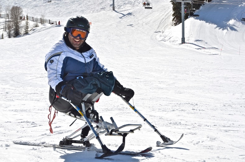 Loau Mrai, an Israeli Druze who participated in Golshim L'Chaim's 2012 class, uses a monoski with outriggers to control his descent. (Nina Zale)