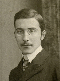 Stefan Zweig in 1900. (Wikimedia Commons)