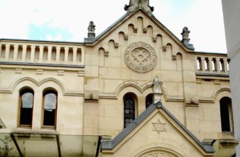 The synagogue in Vincennes, France. (Wikimedia Commons)