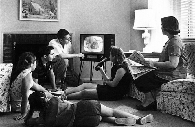 Family_watching_television_1958