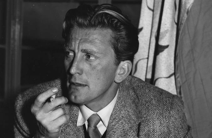 Kirk Douglas in 1952. (Express Newspapers/Getty Images)