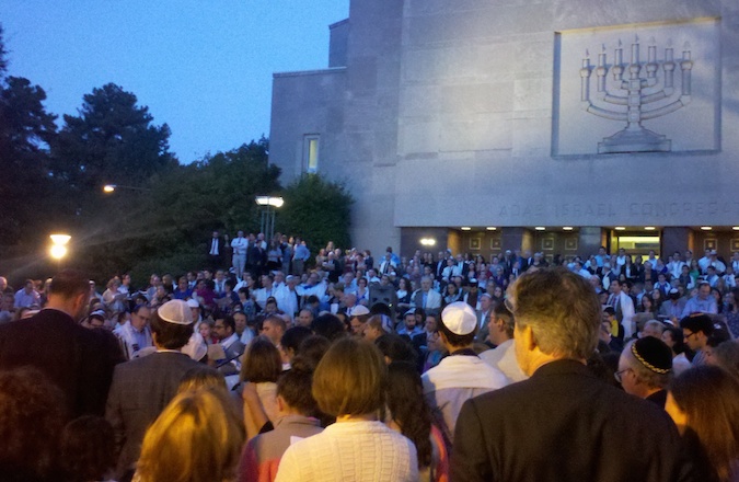 Adas Israel, Washington's largest Conservative synagogue, launched a popular outdoor instrumental Kol Nidrei service on Yom Kippur eve. (David Polonsky)