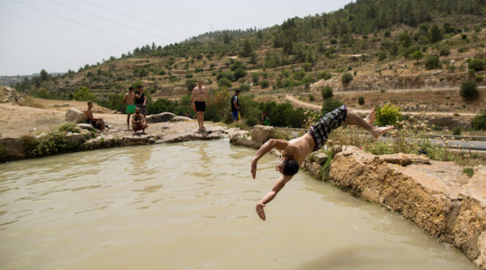 israel heat wave swimming