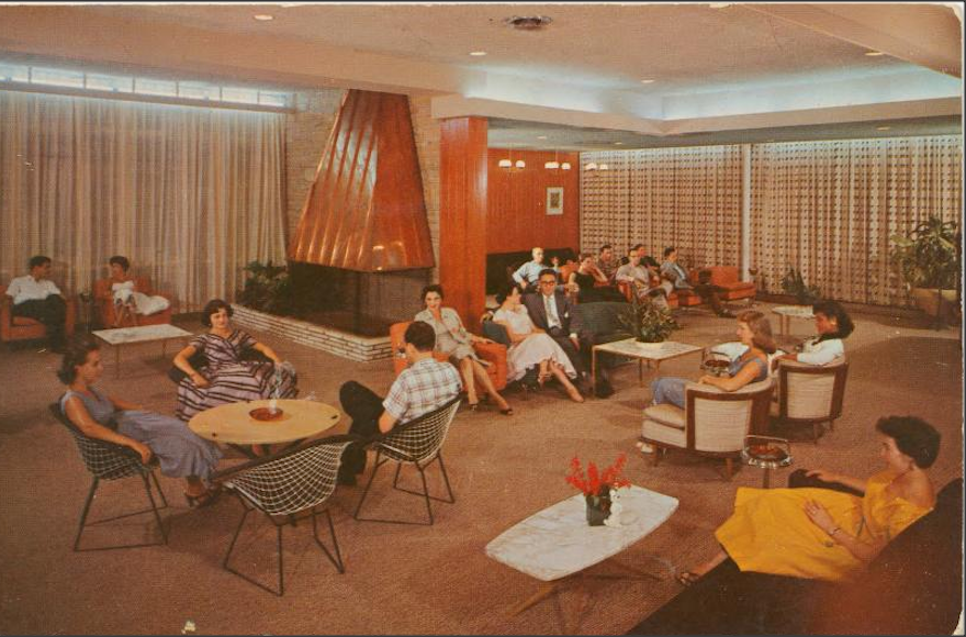 A postcard depicting Kutsher's Hotel in 1955. (Flickr Commons)