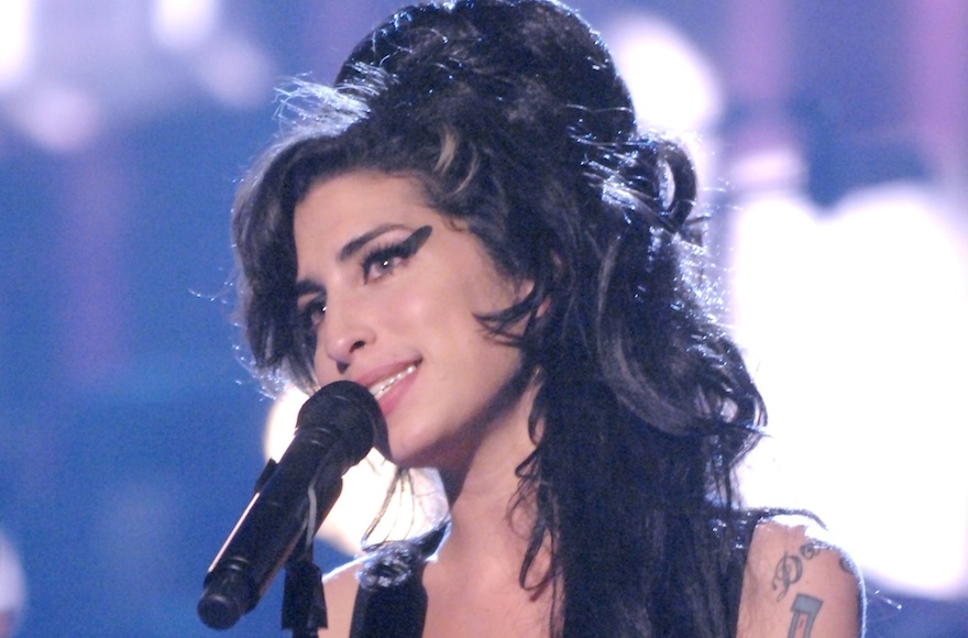 Amy Winehouse performs 