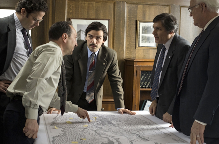 Oscar Isaac, center, plays Yonkers mayor Nick Wasicsko in the HBO miniseries 