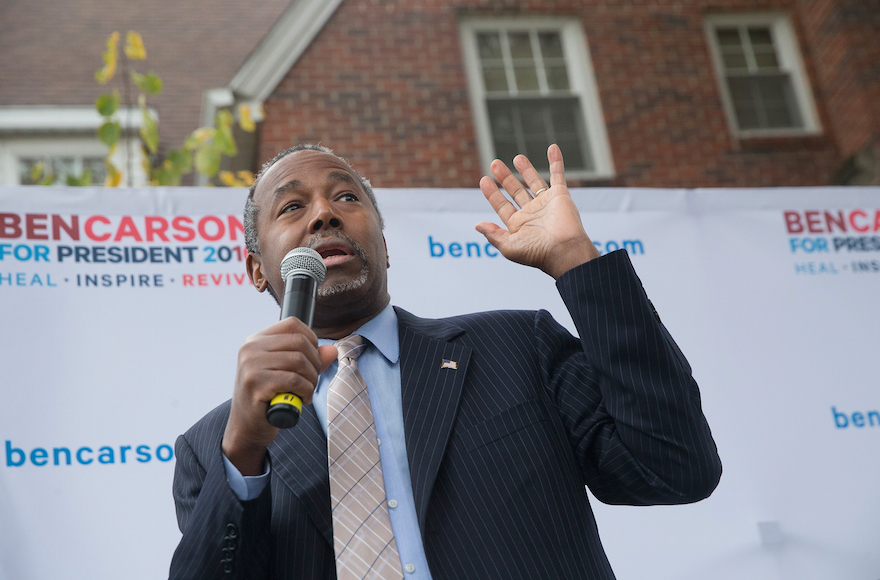 Republican presidential candidate Ben Carson speaking outside the Alpha Gamma Rho house during a campaign stop at Iowa State University in Ames, Iowa, October 24, 2015. (Scott Olson/Getty Images)