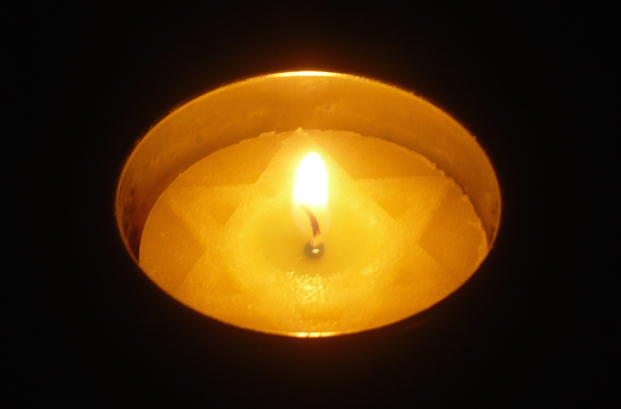 yahrzeit candle