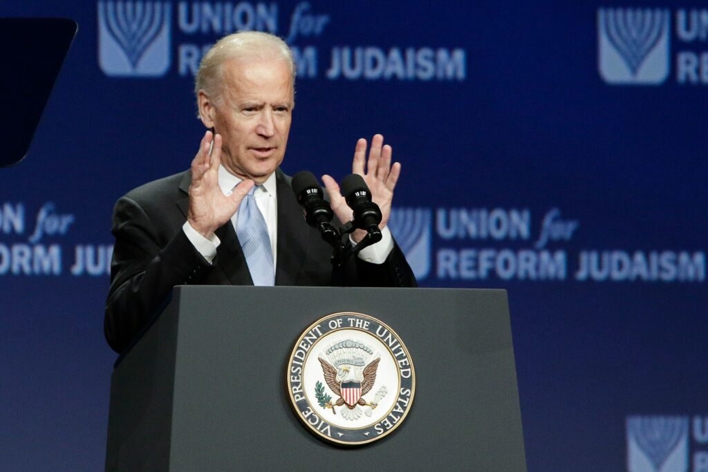 U.S. Vice President Joe Biden speaks in Orlando to 5,000 people at the Biennial of the Union for Reform Judaism, Nov. 7, 2015. (Courtesy of URJ)