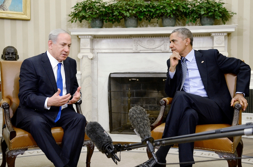 U.S President Barack Obama, right, meeting with Israeli Prime Minister Benjamin Netanyahu in the Oval Office of the White House in Washington, D.C., Nov. 9, 2015. (Olivier Douliery/Getty Images)