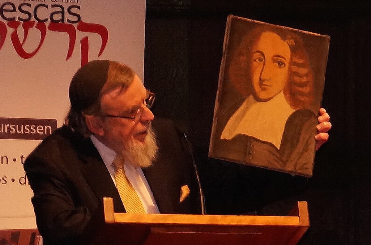 Dutch Portuguese Rabbi Nathan Lopes Cardozo arguing for the lifting of the ban on Baruch Spinoza, Dec. 6, 2015. (Cnaan Liphshiz)