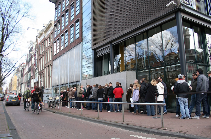 Europa inschakelen ziekenhuis Amsterdam's Anne Frank House attracts record crowds for 7th straight year -  Jewish Telegraphic Agency