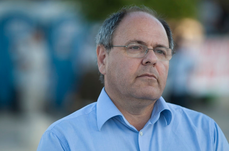 Dani Dayan attending a protest against the evacuation of the Ulpana West Bank outpost at the Supreme Court in Jerusalem, June 5, 2012. (Yonatan Sindel/FLASH90