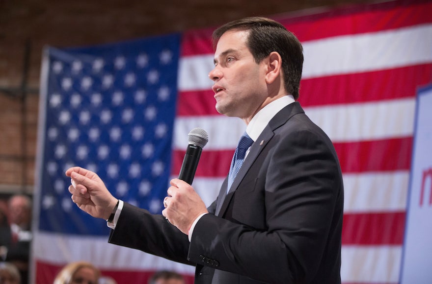 Republican presidential candidate Sen. Marco Rubio, R-Fl., speaking to guests during a rally in Marshalltown, Iowa, Jan. 6, 2016. (Scott Olson/Getty Images)