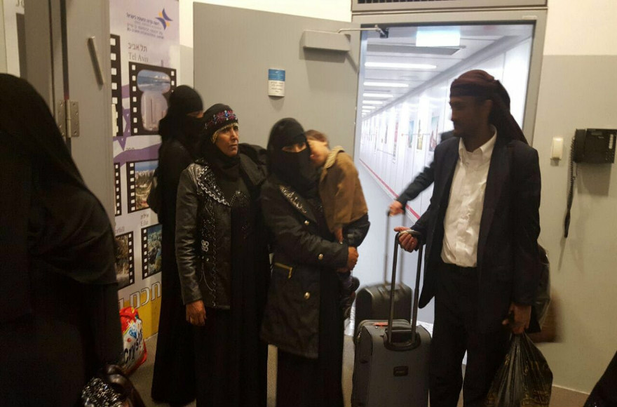 The final group of Jewish immigrants from Yemen arrives in Israel on March 20, 2016. (Photo/Arielle Di-Porto for The Jewish Agency for Israel) 