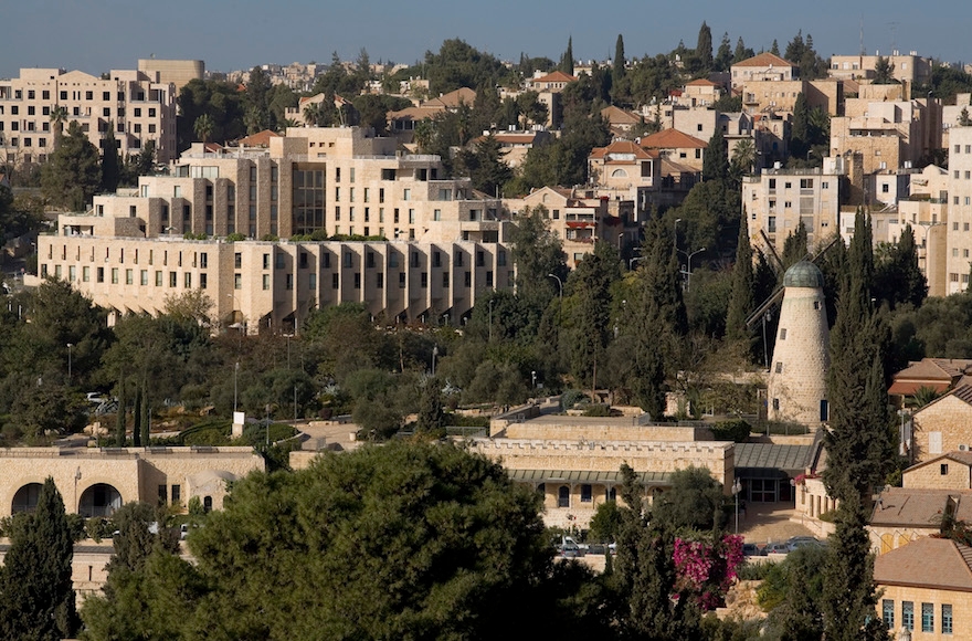 The exterior of the Inbal Jerusalem Hotel. (Pinybal/Wikimedia Commons)
