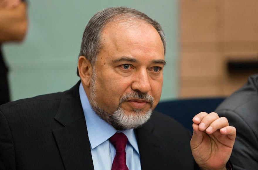 Avigdor Liberman speaking during a Knesset meeting about Operation Protective Edge, Aug. 4, 2014. (Flash 90)
