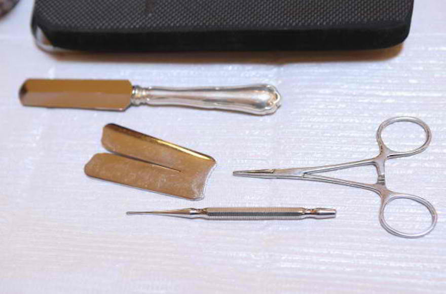 An image of circumcision tools. (Screenshot from Parent Herald)