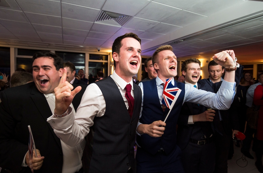 People reacting to a regional EU referendum result at the Leave.EU campaign's referendum party at Millbank Tower in London, England, June 23, 2016. (Jack Taylor/Getty Images)