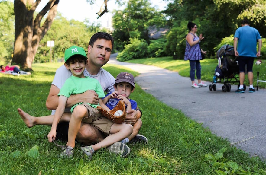 Steven I. Weiss with his two sons. (Humans of New York/Facebook)