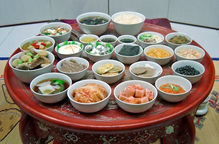 Hanjungsik is a traditional Korean meal with an array of dishes. (Wikimedia Commons)