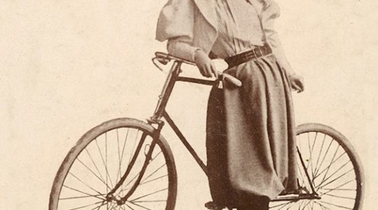 Annie Cohen Kopchovsky Was the First Woman To Bike Around the World
