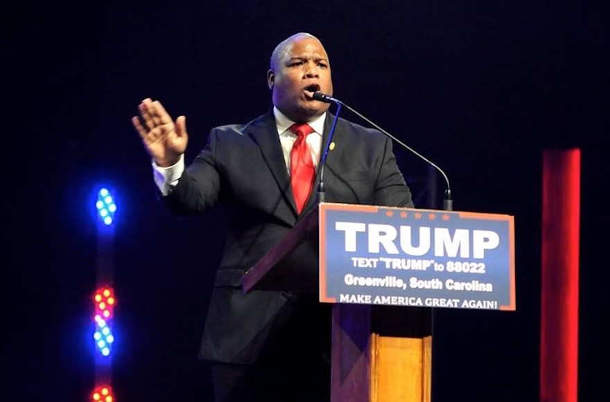 Pastor Mark Burns often warms up audiences for Donald Trump. (Facebook)