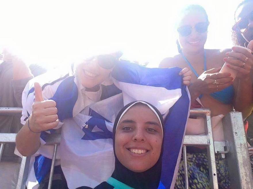 Egyptian volleyball player Doaa Elgabashy said she was unaware of the Israeli flag's presence when the photo was taken. (StandWithUs Facebook page)