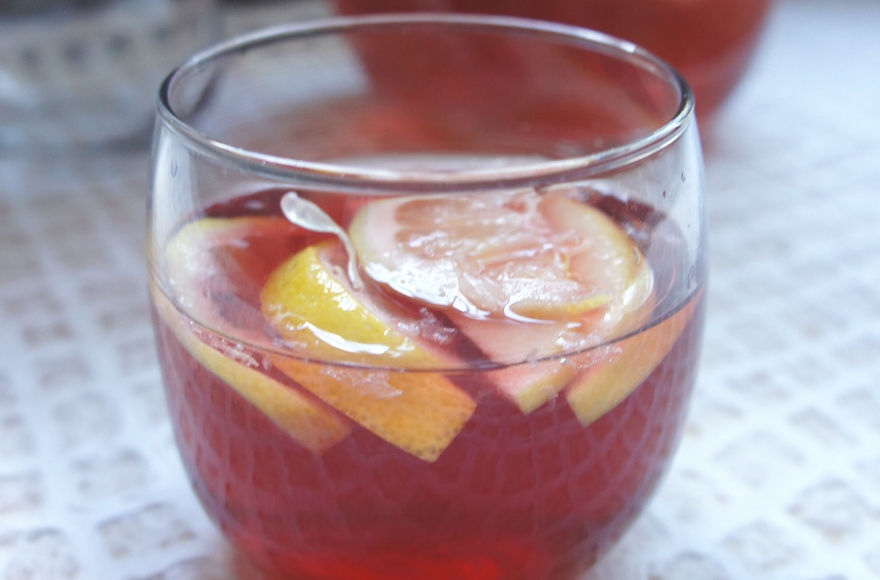 pom apple sangria vertical