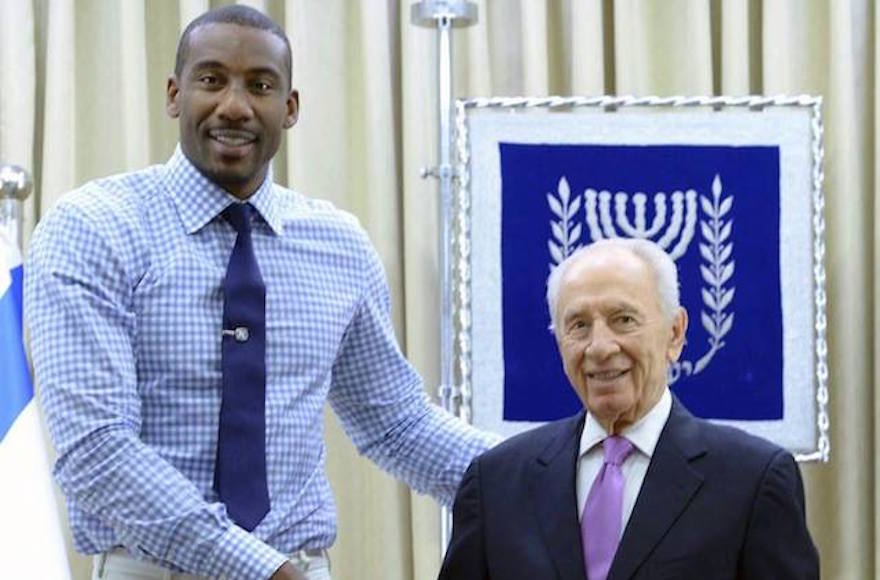 Amar'e Stoudemire, left, with former Israeli President Shimon Peres in Israel. (Facebook)