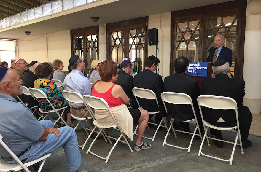 Joe Lieberman speaking at an event for Jewish supporters of Hillary Clinton at The Shul in Surfside, Florida. (Hillary Clinton Campaign)