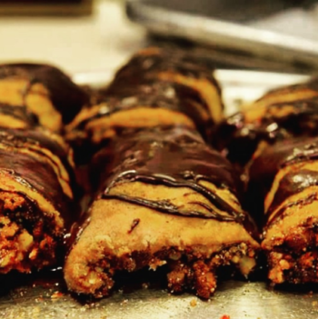 Smalls' "rugelach by a brother" come in apricot, raspberry and chocolate, pictured here. (Instagram)
