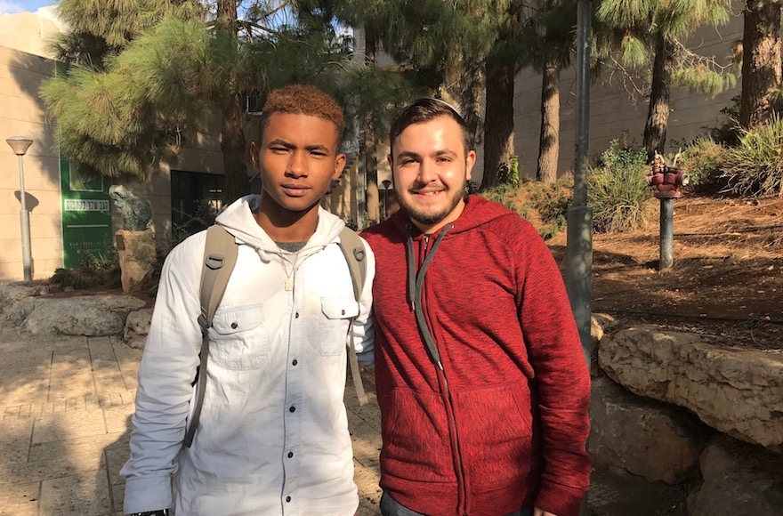 Asher Zeru, left, and Roi Shtainkvit taking a smoke break at the Hebrew University of Jerusalem, Nov. 7, 2016. (Andrew Tobin)