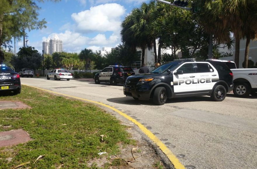 Police outside a Jewish Community Center in Miami Beach. (Screenshot from Twitter)