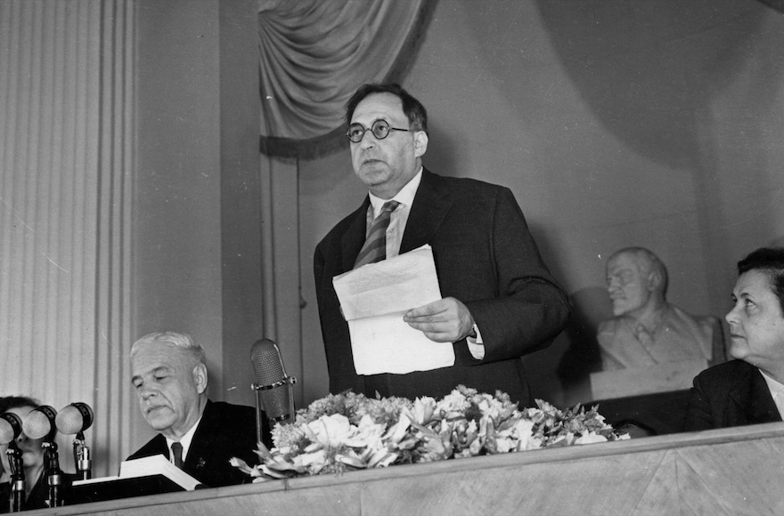 Ivor Montagu receiving the International Lenin Peace Prize in the Sverdlov Hall of the Kremlin, in Moscow, Sept. 29, 1959 (Sovfoto/UIG via Getty Images)