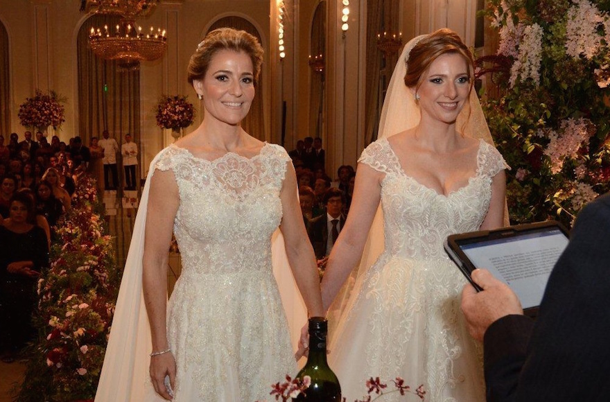 Jewish womans same-sex wedding takes the spotlight in Brazil creampie 880x580 picture Jewish womans same-sex wedding takes the spotlight in Brazil