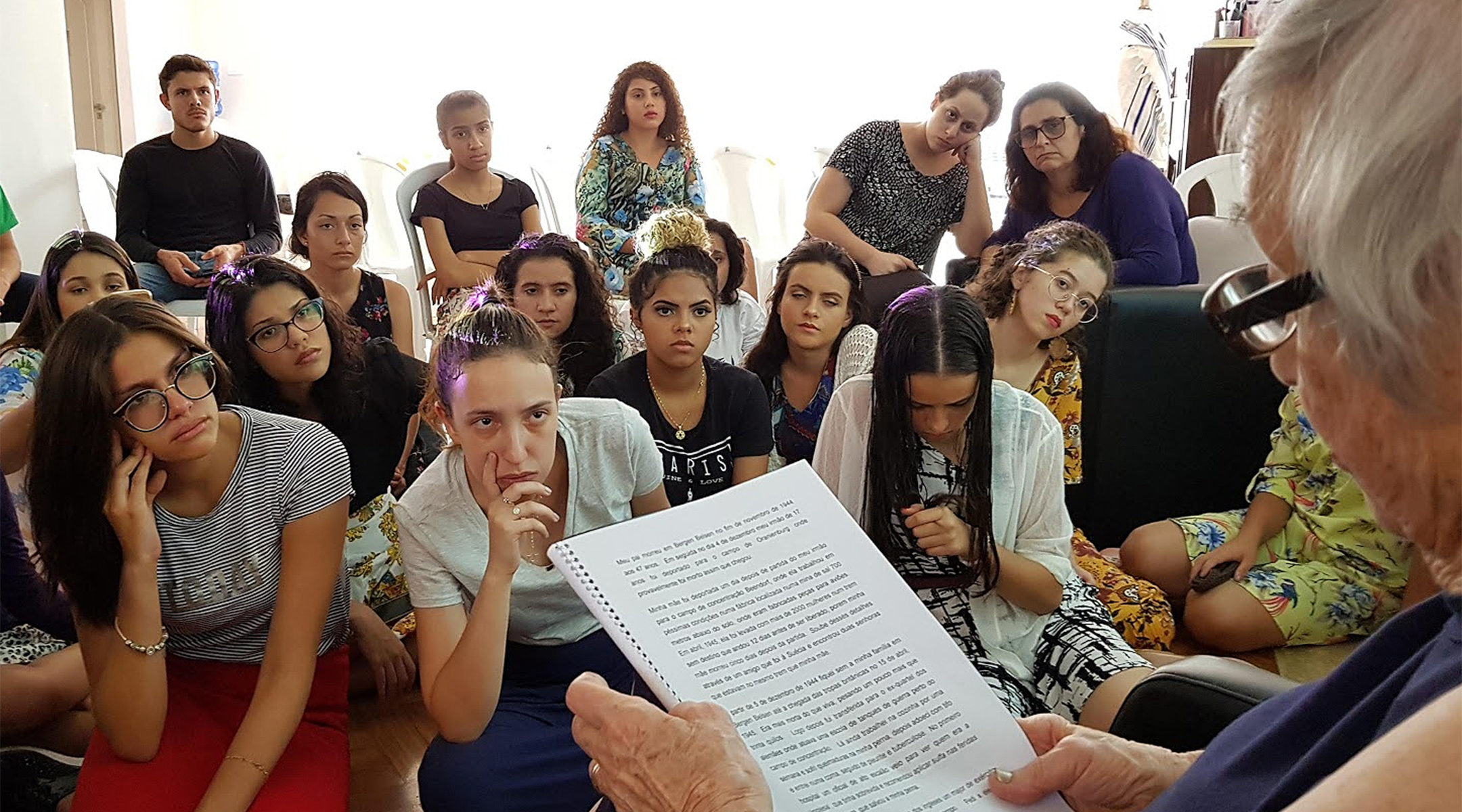 Holocaust survivor Nanette Koning talking to bnei anusim at Yeshiva Camp in Sao Paulo in 2018. (Courtesy of Yeshiva Camp)