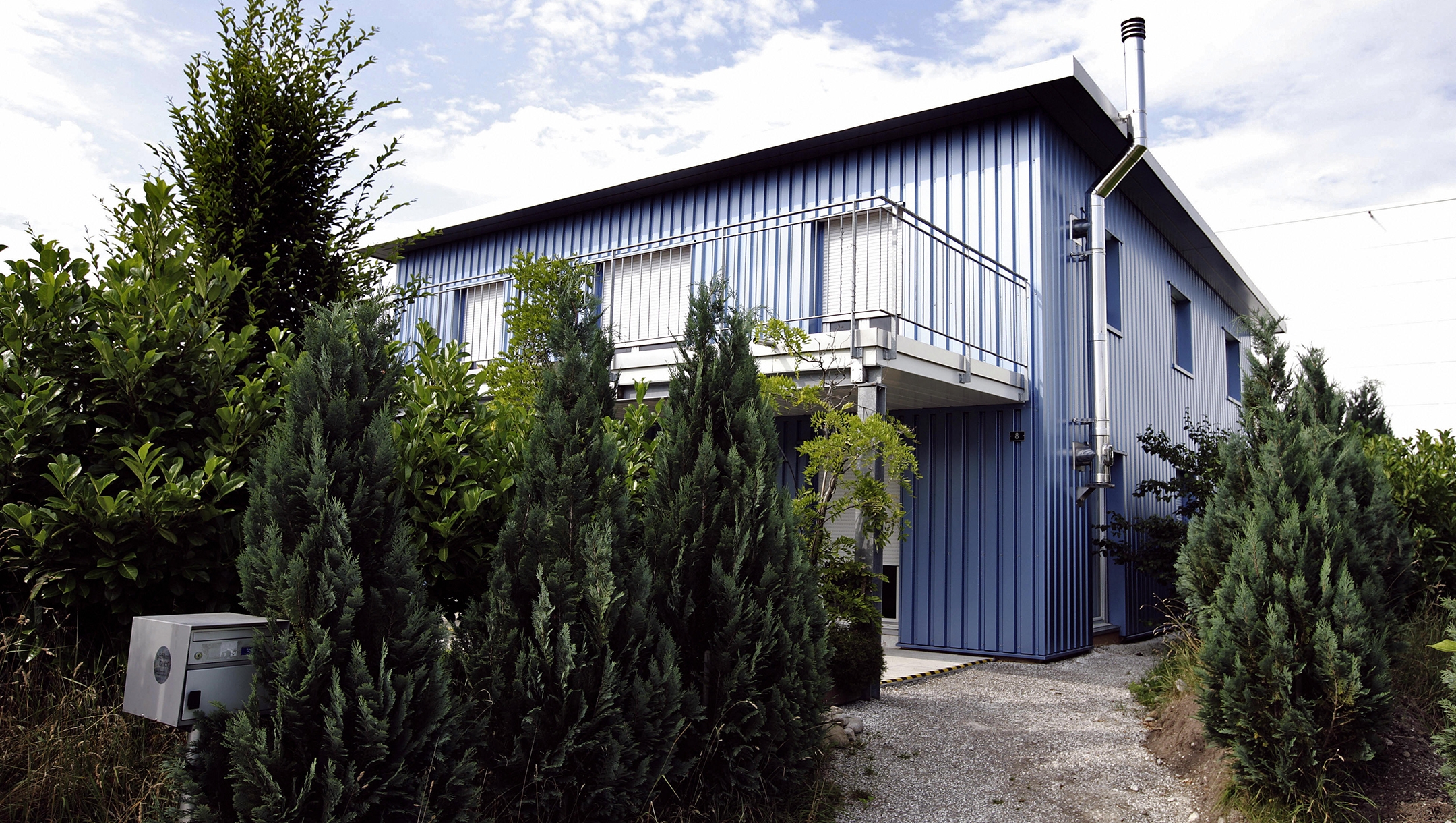 The building of the assisted suicide clinic, Dignitas in Pfaeffikon near Zurich. (SEBASTIAN DERUNGS/AFP/Getty Images)